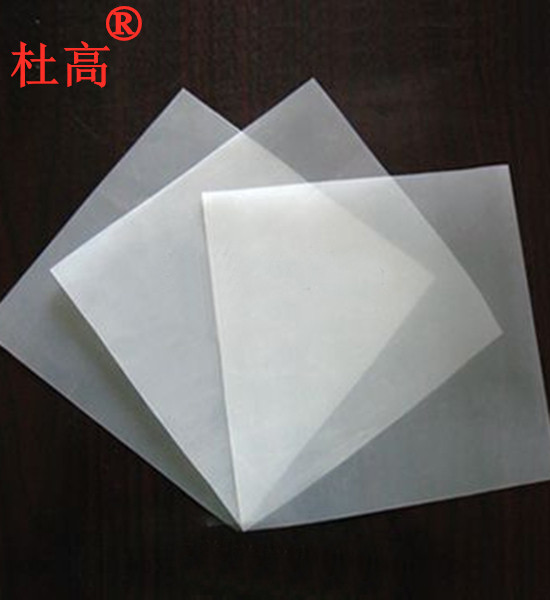 蓬萊客戶(hù)來(lái)魯蒙防水公司考察河道工程用土工膜
